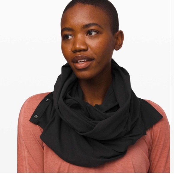 Lululemon Customizable Snap Scarf Black - Picture 1 of 9